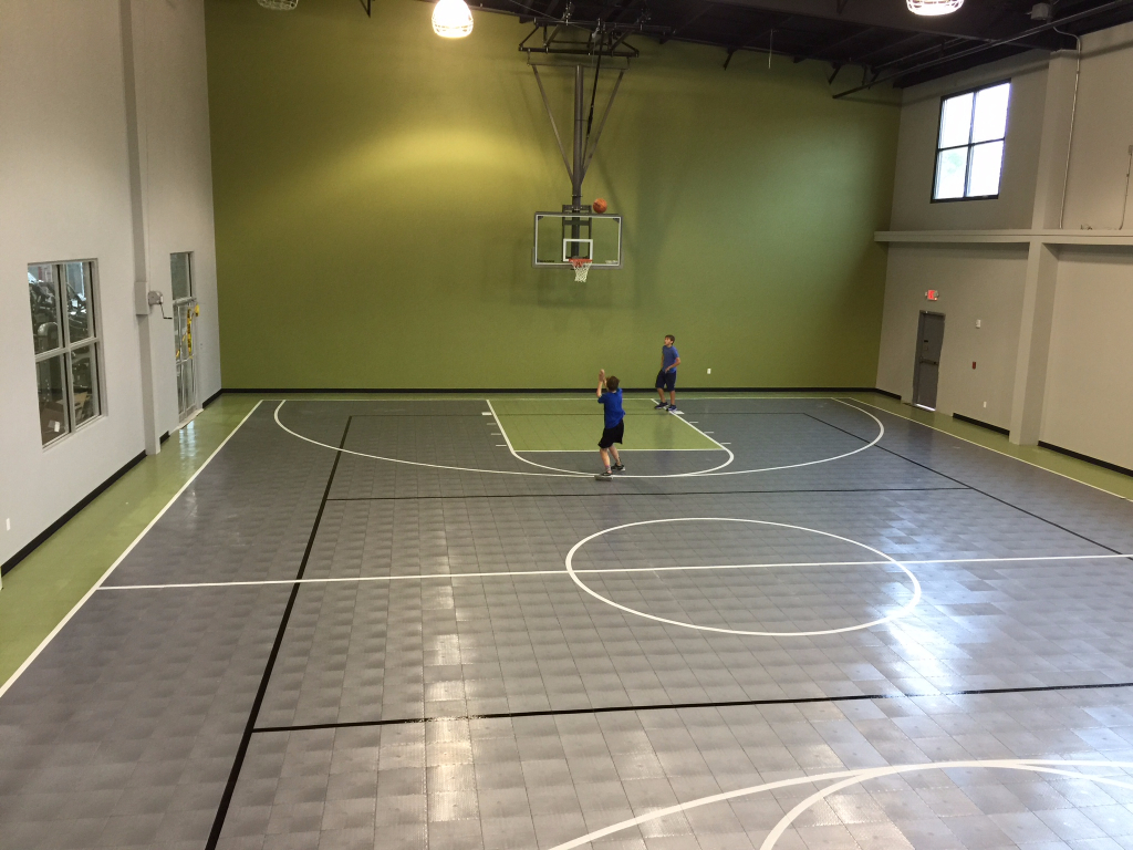Indoor Bounce Back Commercial court in alloy and kiwi